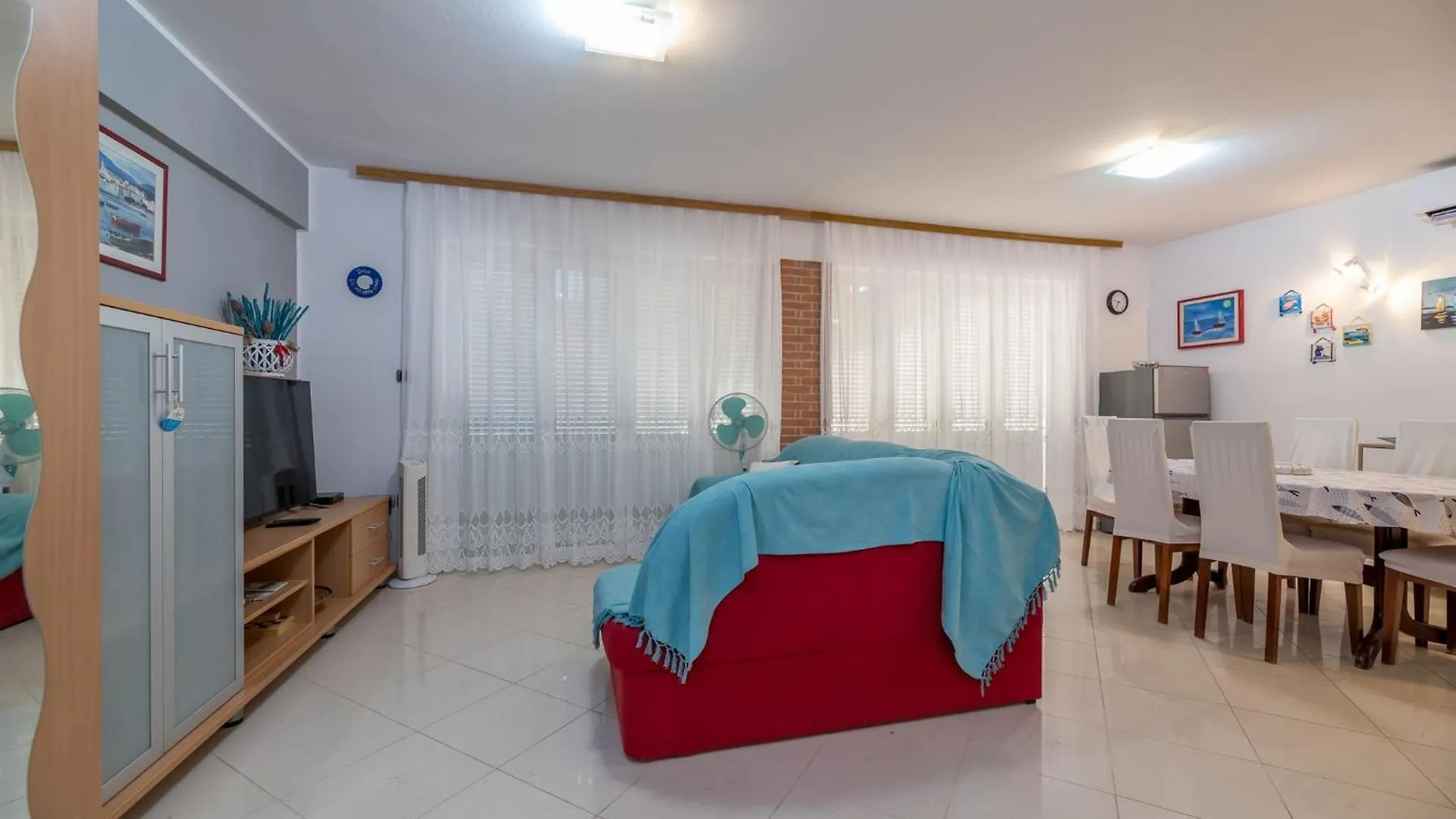 Apartments With A Parking Space Baska, Krk - 22407 0*, Baska (Krk)